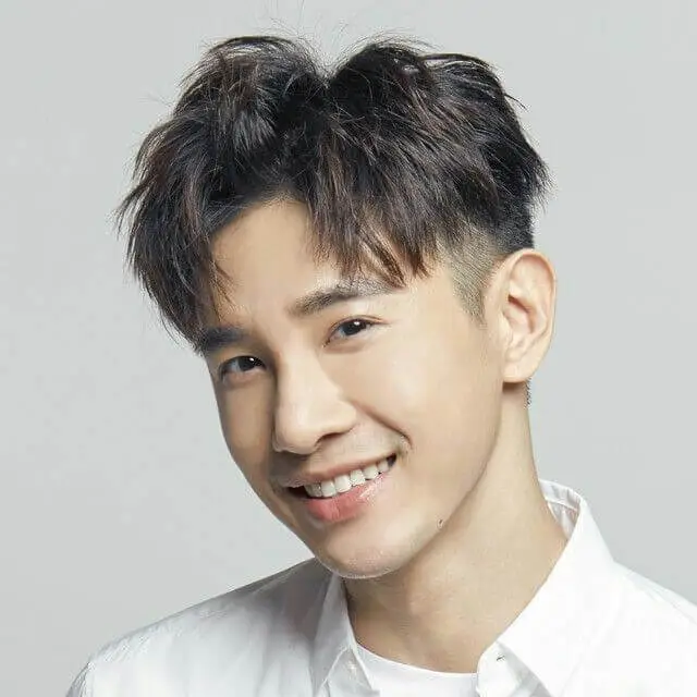 Marcus Chen - Contemporary Specialist